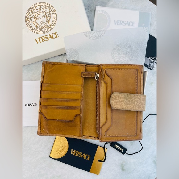 Versace Wallet - Picture 8 of 15